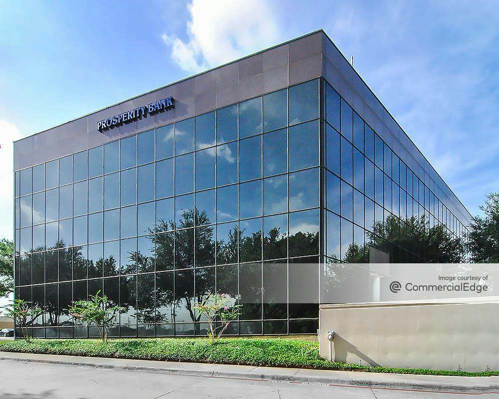 Prosperity Bank Building 321 North Central Expwy, McKinney, TX